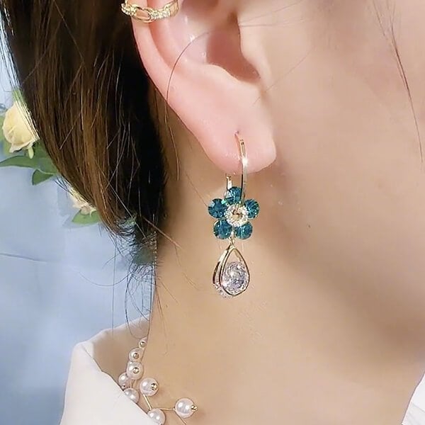 Elara™ Elegant Floral Sparkle