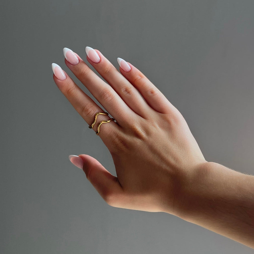 Adjustable Double Ring – Modern Design for Any Occasion