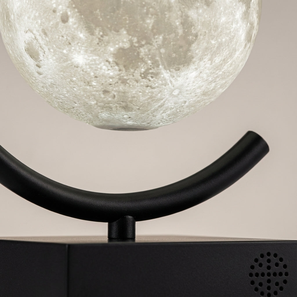 Decorative moon-shaped lamp – Leviora