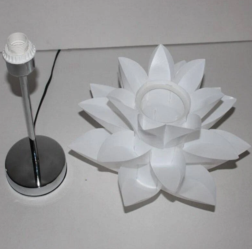 Lotus-inspired LED lamp – Auralotus