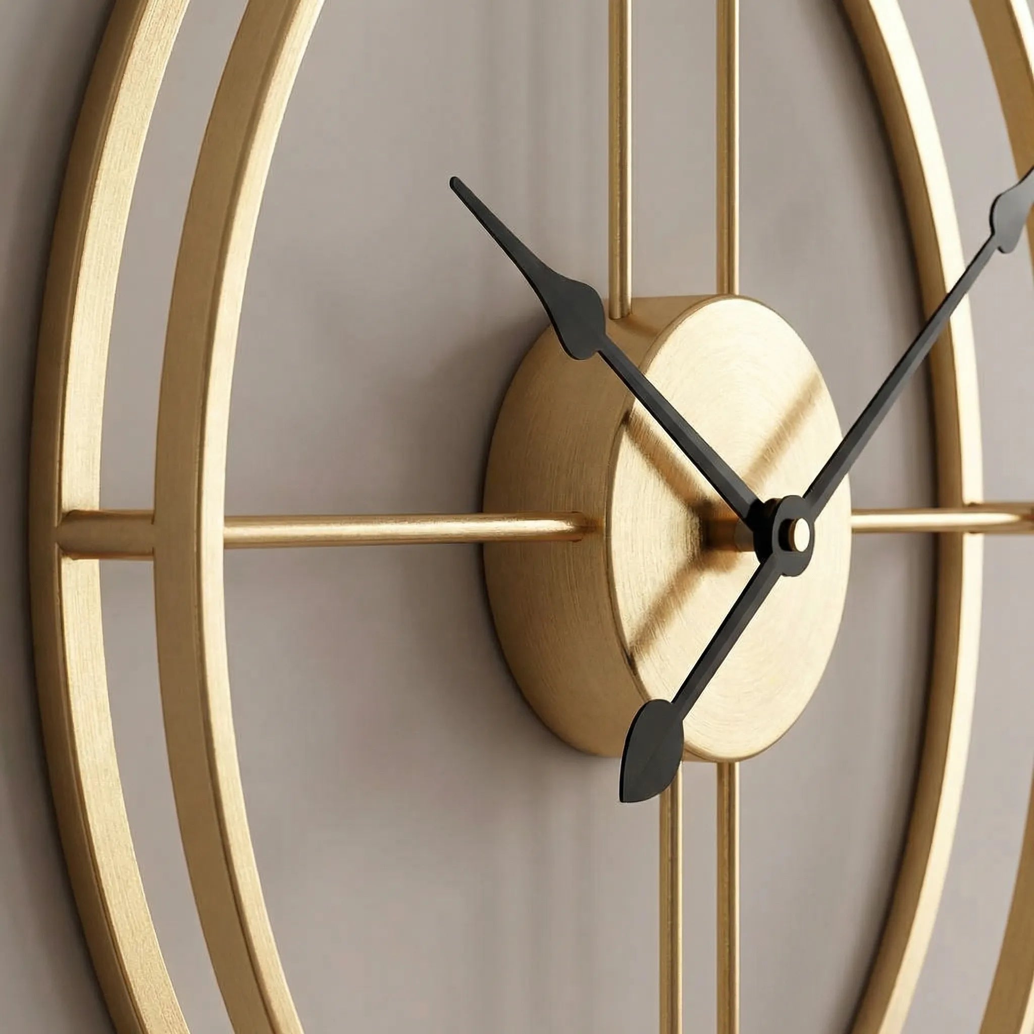 Minimalist Round Wall Clock - Skandara
