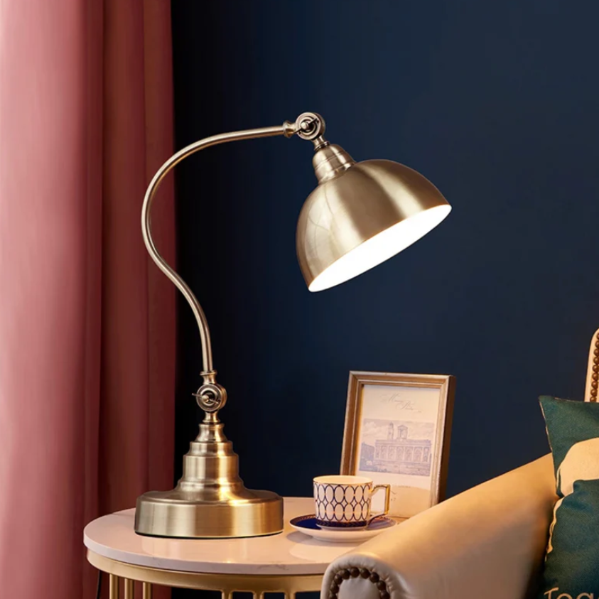 Retro-inspired table lamp – Brasselle