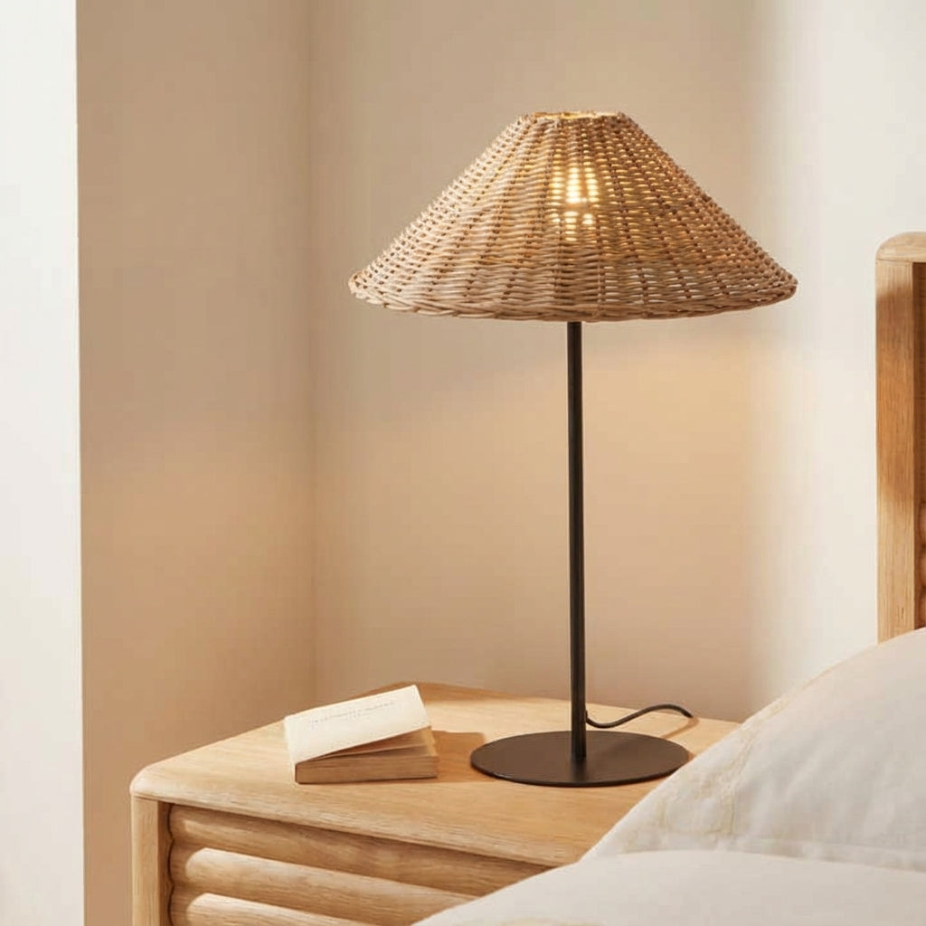 Touch-sensitive dimmable desk lamp – Wovelle
