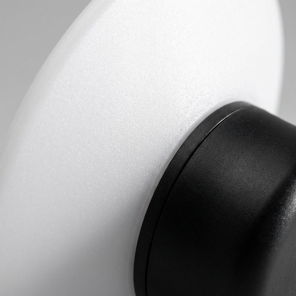 Wall-mounted suction lamp – Suctioneon