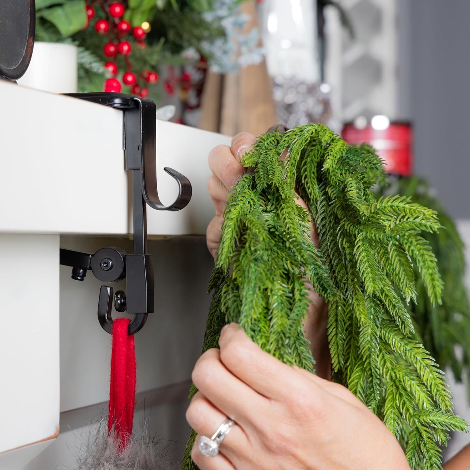 FestiveGrip™ Neat Decoration Organizer