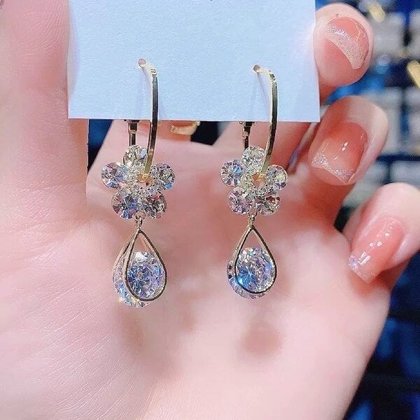 Elara™ Elegant Floral Sparkle