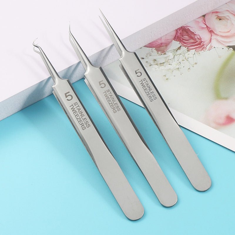 TweezeClear™ Targeted Blemish Extraction