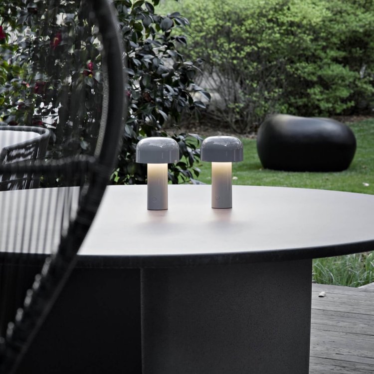 LED Table Lamp with Three Color Dimming Function - Luminor