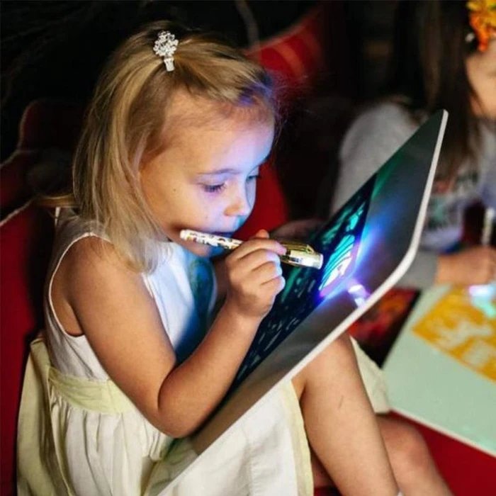 LightScribble™ Illuminate Creative Minds